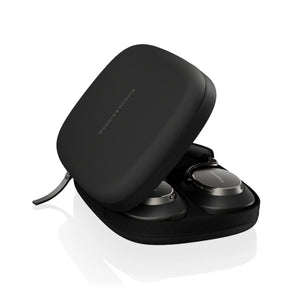 B&W Px8 S2 - Onyx Black with carry case